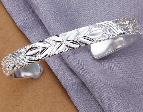 *Local Stock* New 925 Sterling silver filled Stamped bangle with fine detail work and light frosting