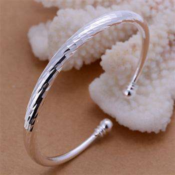 New 925 Sterling Silver filled ladies cuff bangle with fine detail work