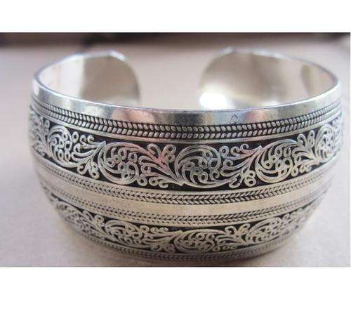 New Ladies chunky Tibetan silver adjustable cuff bangle with intricate detail work. Gorgeous