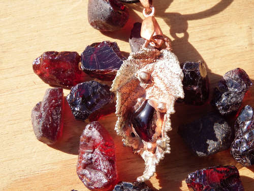Natures Gifts Jewellery Handmade Copper electroformed pendant with genuine Garnet/leaf