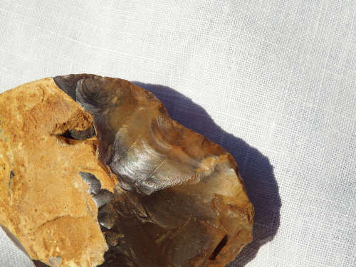 Middle/Lower Palaeolithic flint scraper/hand axe, around 300,000 years BCE.- Ref.# SI/12
