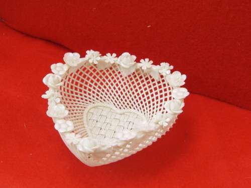 Irish Belleek woven porcelain Heart Basket 1920 Ref. B-26