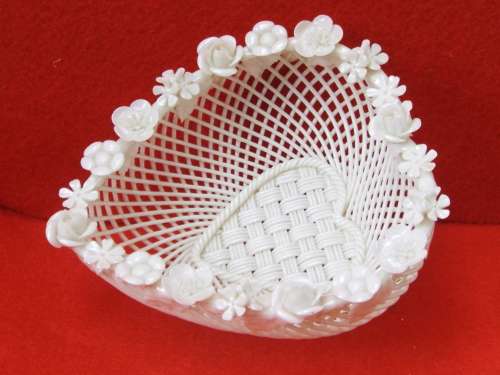 Irish Belleek woven porcelain Heart Basket 1920 Ref. B-26