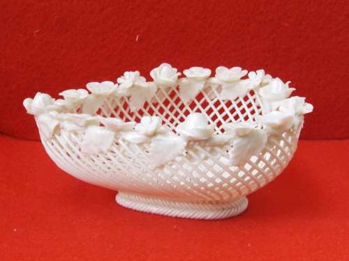 Irish Belleek woven porcelain Heart Basket 1920 Ref. B-26