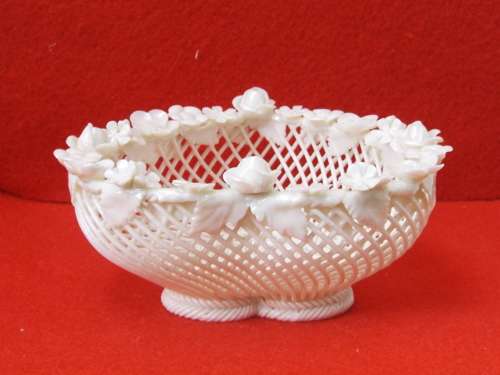 Irish Belleek woven porcelain Heart Basket 1920 Ref. B-26