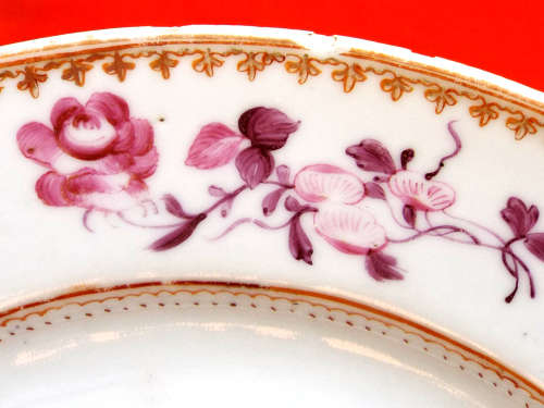 Chinese Famille Rose (Quin Dynasty) Porcelain Plate. Circa 1750-1780. Ref. P/96