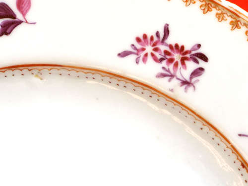 Chinese Famille Rose (Quin Dynasty) Porcelain Plate. Circa 1750-1780. Ref. P/96