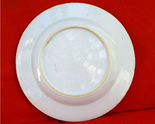 Chinese Famille Rose (Quin Dynasty) Porcelain Plate. Circa 1750-1780. Ref. P/96