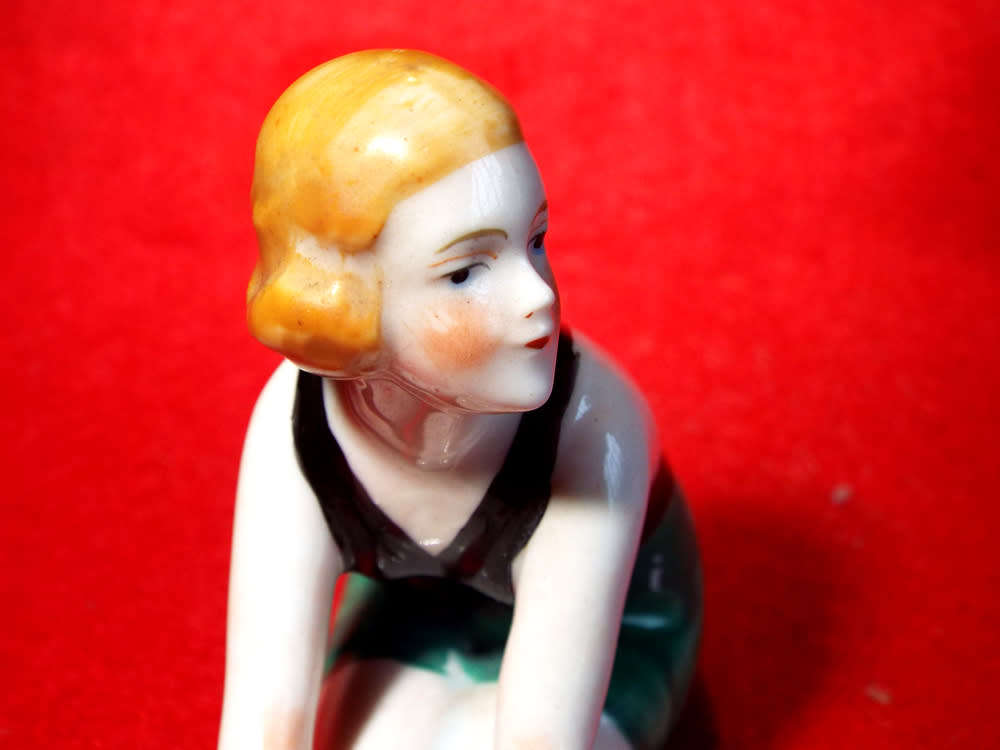 A vintage 1920s  Bathing Beauty Figurine + a Half-Doll. Ref. T/11