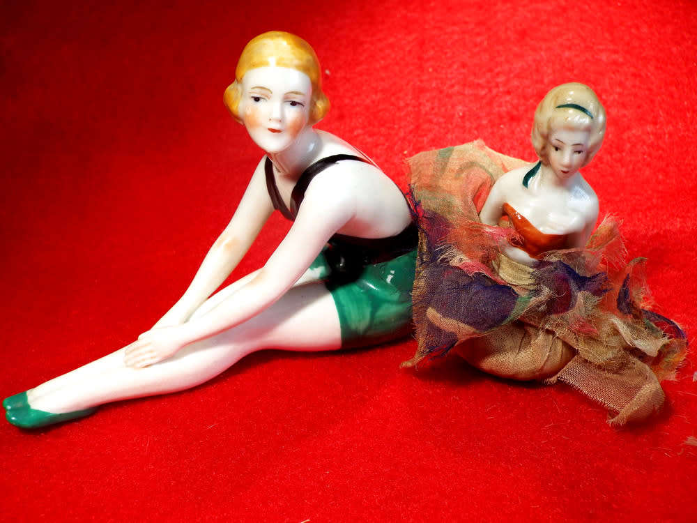 A vintage 1920s  Bathing Beauty Figurine + a Half-Doll. Ref. T/11