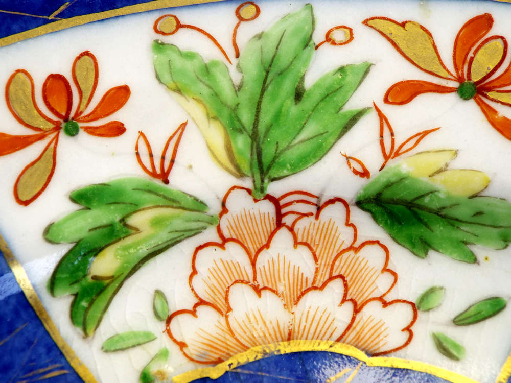 An antique Kangxi Powder Blue porcelain plate dated 1662-1722. Ref. P104