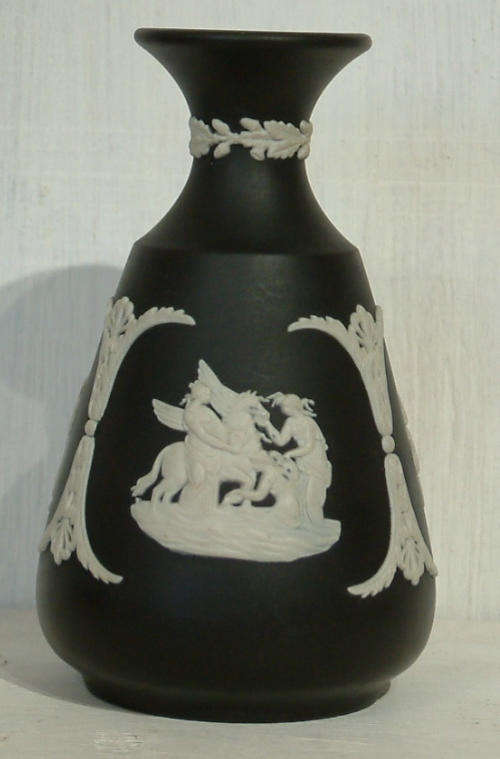 Vintage Wedgwood Black Jasperware Bud Vase around 1960? - Ref.aug26
