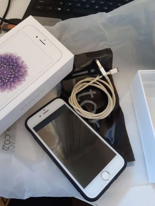 IPHONE 6 64GB FULL ORIGINAL BOX AND CHARGER R1 NO RESERVE !!!