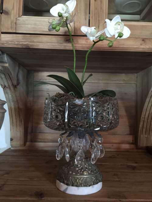 cutglass and marble stand