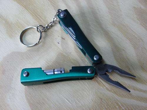 Small multi tool  ( Green )