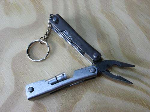 Small multi tool  ( Silver )