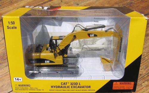 Norscot Cat 323 D L Hydraulic Excavator : Die-cast scale model replica