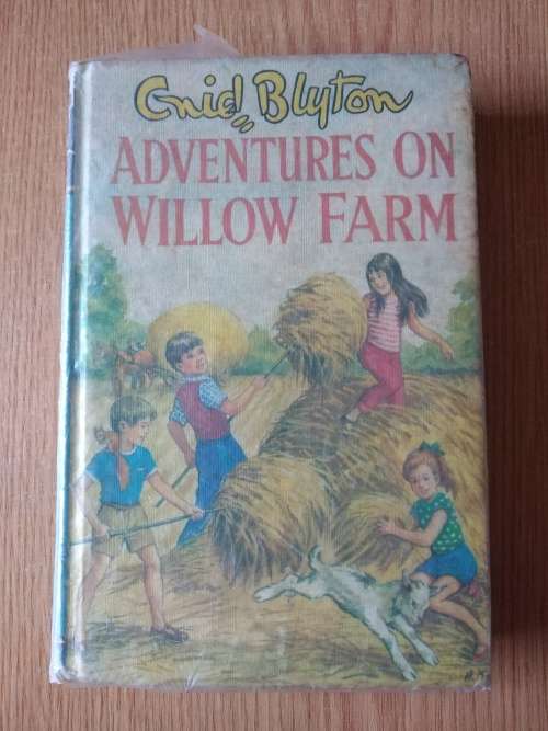 Enid Blyton - Adventures on Willow FarmHardcover