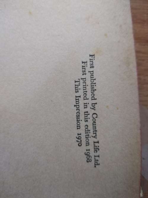 Enid Blyton - Adventures on Willow FarmHardcover