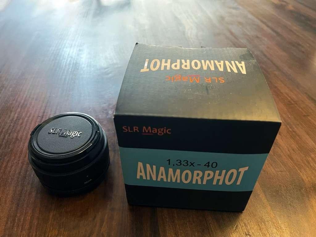 Sirui 50mm F1.8 1.33x APS-C anamorphic lens *plus* SLR Magic 1,33x - 40 Anamorphic Adapter