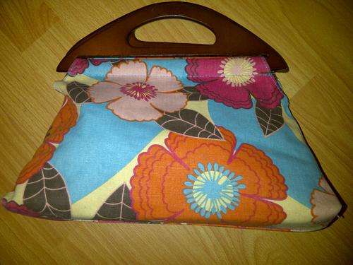 BEAUTIFUL FLORAL CLUTCH BAG