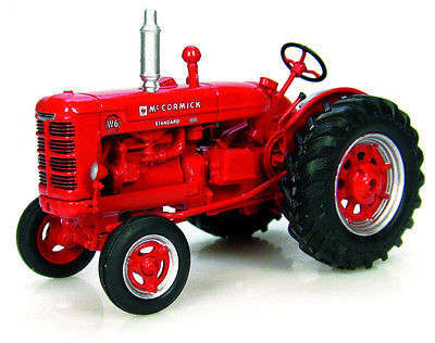UNIVERSAL HOBBIES - 1/43 IH McCormick - Deering W6 1947