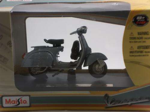 MAISTO 1/18 Vespa 150 Super 1965