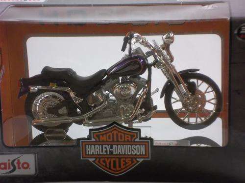 MAISTO 1/18 Harley-Davidson 2001 FXSTS Springer Softail