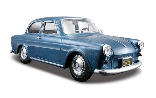 MAISTO 1/24 Volkswagen 1600 Notchback