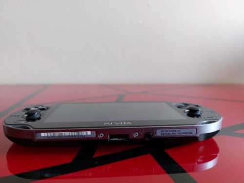 PS Vita PlayStation Model PCH-1104 3G and WiFi Edition (Black)