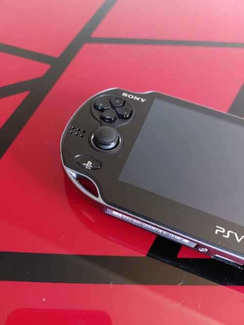 PS Vita PlayStation Model PCH-1104 3G and WiFi Edition (Black)