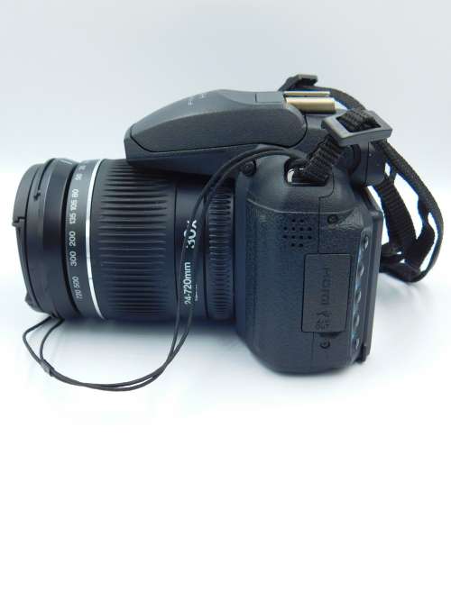 Fujifilm FinePix HS10 10 MP CMOS Digital Camera (30x Optical Zoom, HD Movie 1080i and 3-Inch LCD)