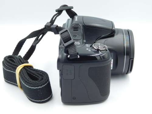 Nikon COOLPIX L820 16 MP CMOS Digital Camera with 30x Zoom Lens and Full HD 1080p Video (Black)