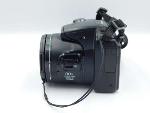 Nikon COOLPIX L820 16 MP CMOS Digital Camera with 30x Zoom Lens and Full HD 1080p Video (Black)