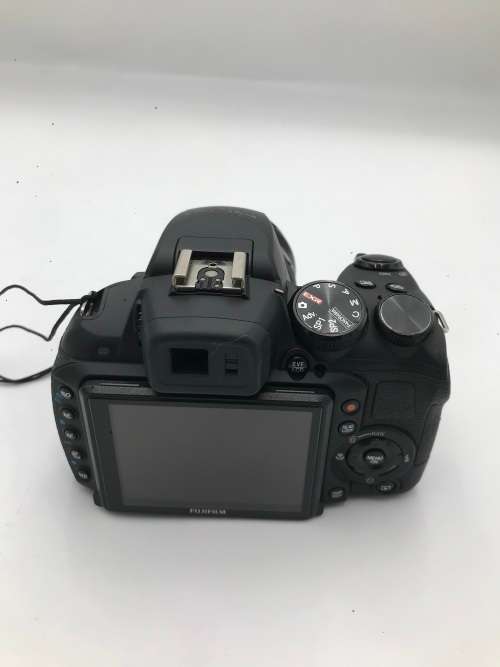 Fujifilm FinePix HS20  16 MP CMOS Digital Camera (30x Optical Zoom, FHD Movie 1080 and 3-Inch LCD)
