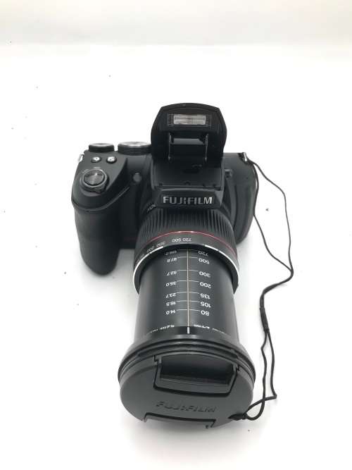 Fujifilm FinePix HS20  16 MP CMOS Digital Camera (30x Optical Zoom, FHD Movie 1080 and 3-Inch LCD)