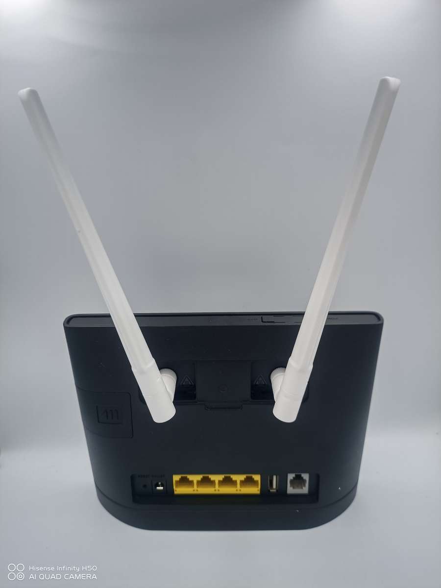 `Huawei B315s-936 4G LTE WiFi Router (Black)