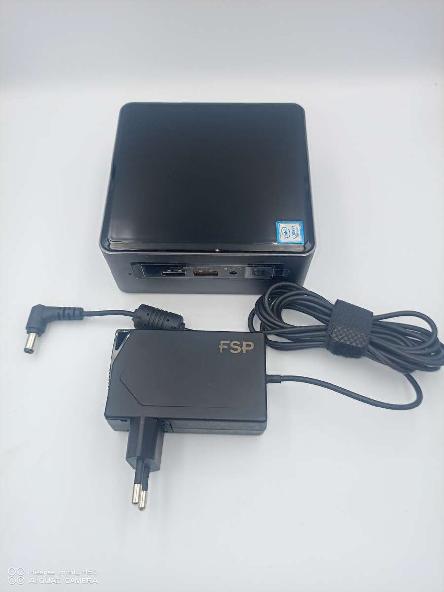 Intel NUC i7-7567U (Intel i7, 256GB SSD & 8GB RAM)