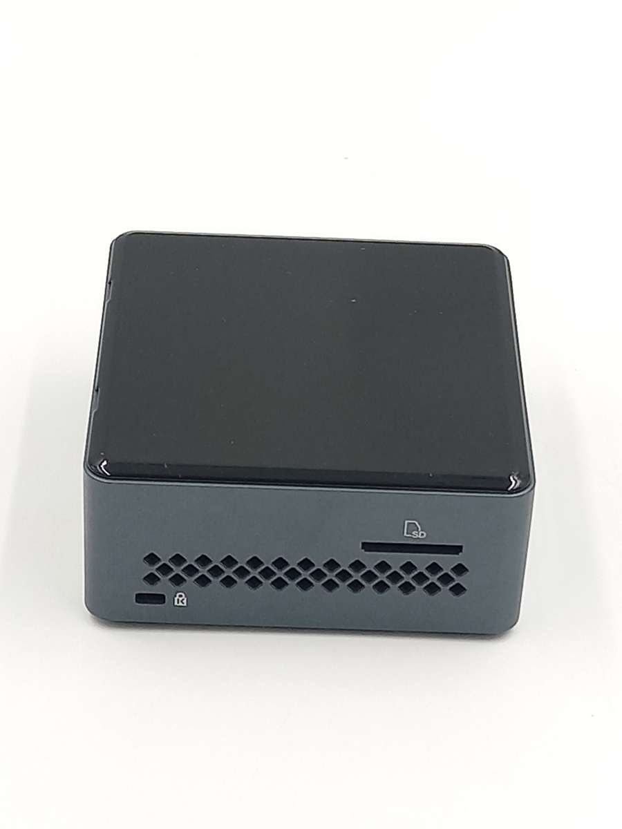 Intel NUC BOXNUC7CJYH (Intel Celeron J4005, 240GB SSD & 4GB RAM)