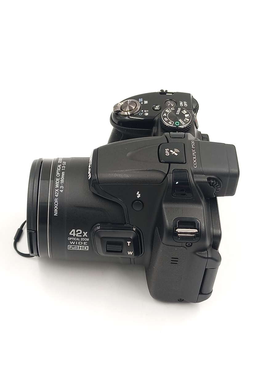 Nikon COOLPIX P520 18.1 MP CMOS Digital Camera with 42x Zoom Lens and Full HD 1080p Video (Black)