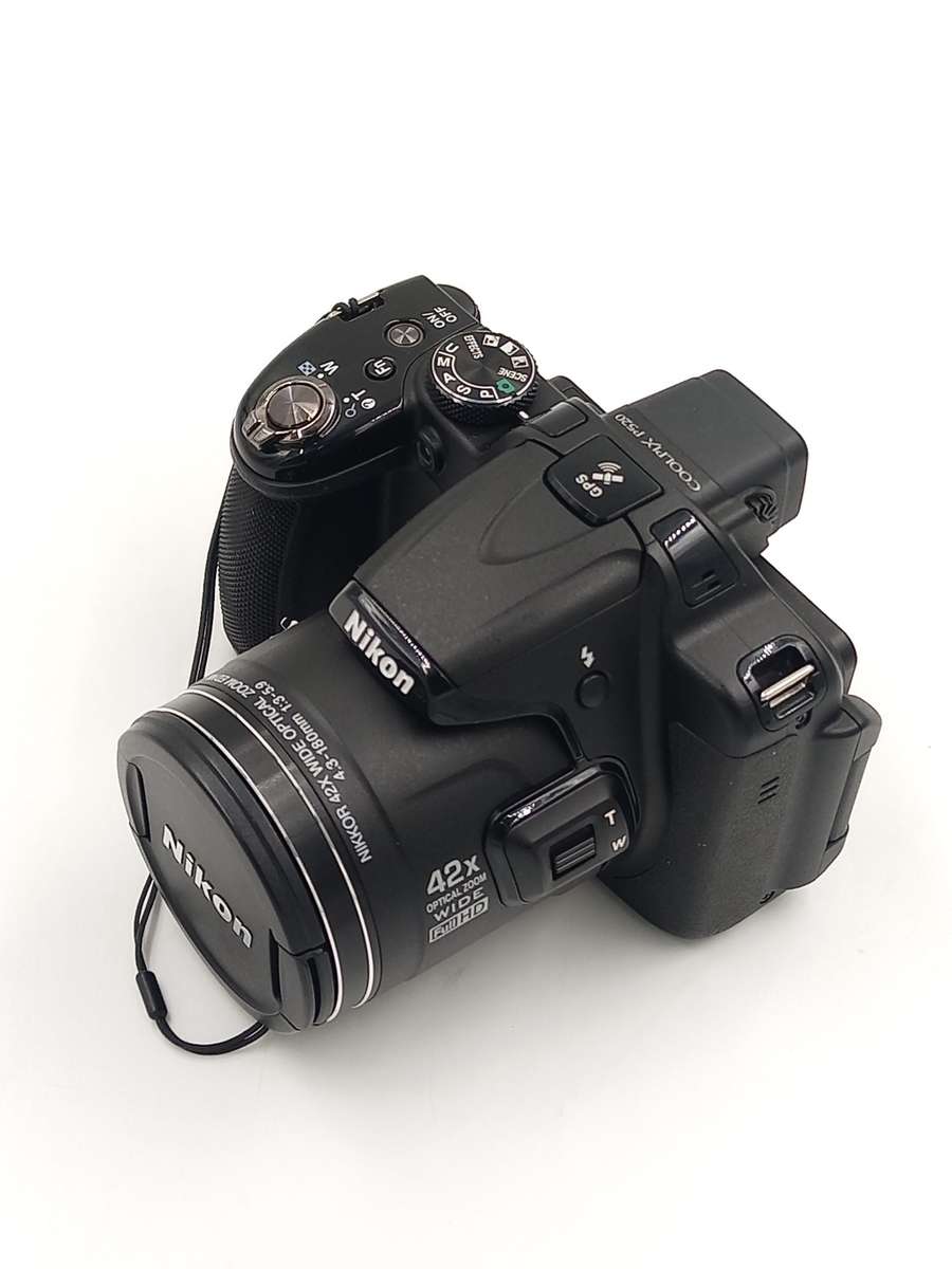 Nikon COOLPIX P520 18.1 MP CMOS Digital Camera with 42x Zoom Lens and Full HD 1080p Video (Black)