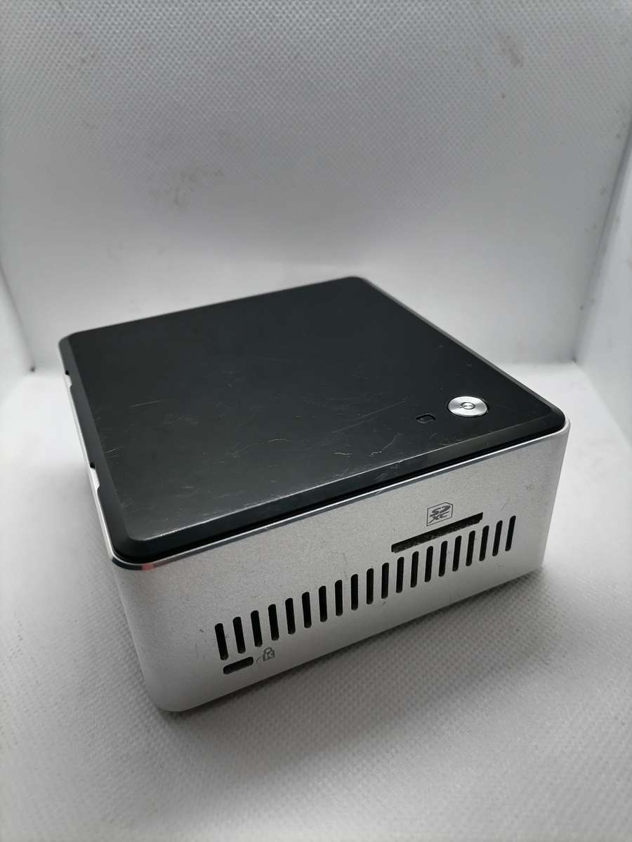 Intel NUC6I3SYH (Intel i3, 256GB SSD & 4GB RAM) 6th Gen