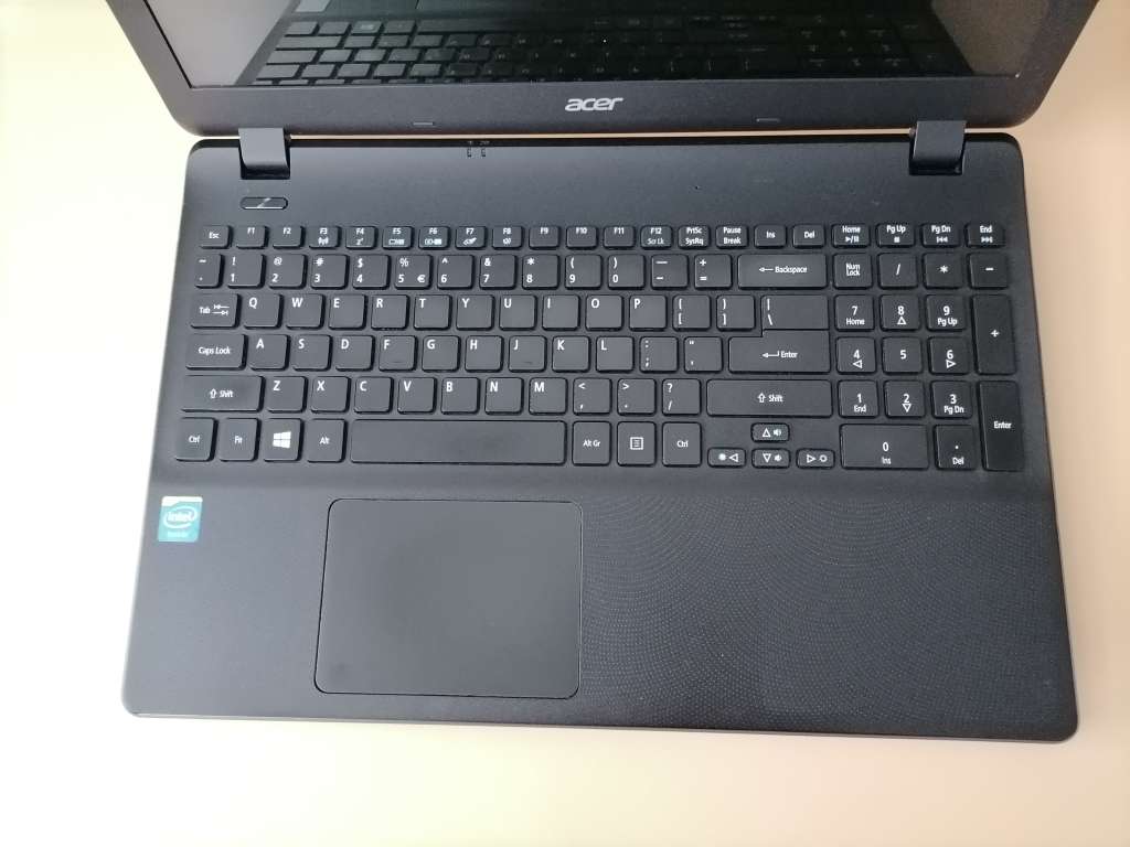 Acer Aspire ES1-512  (Intel Celeron, 256 GB SSD & 4GB RAM) 15.6 Inch Laptop