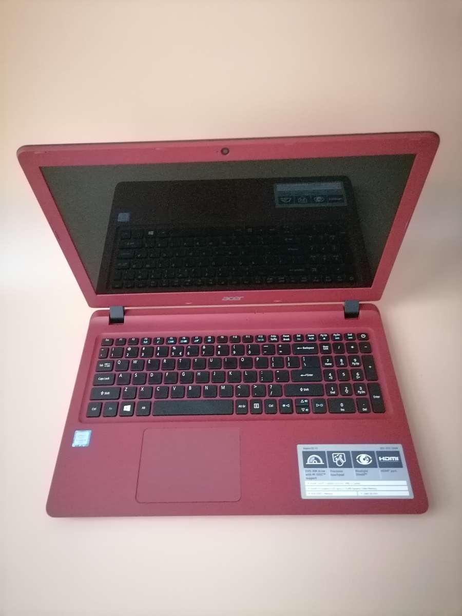 Acer Aspire ES1-572-33VX (Intel Core i3, 128GB SSD, 6GB RAM) 15.6 Inch Laptop