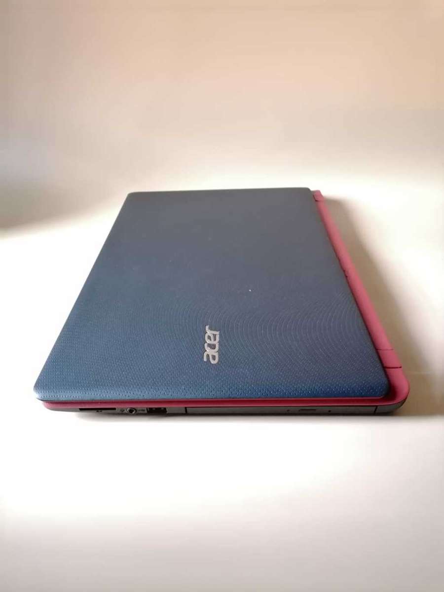 Acer Aspire ES1-572-33VX (Intel Core i3, 128GB SSD, 6GB RAM) 15.6 Inch Laptop