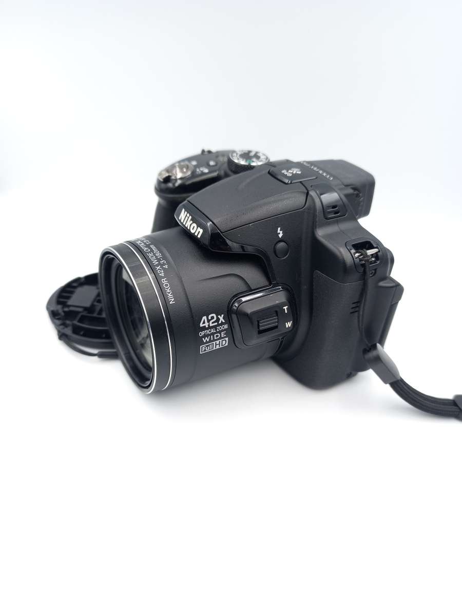 Nikon COOLPIX P520 18.1 MP CMOS Digital Camera with 42x Zoom Lens and Full HD 1080p Video (Black)