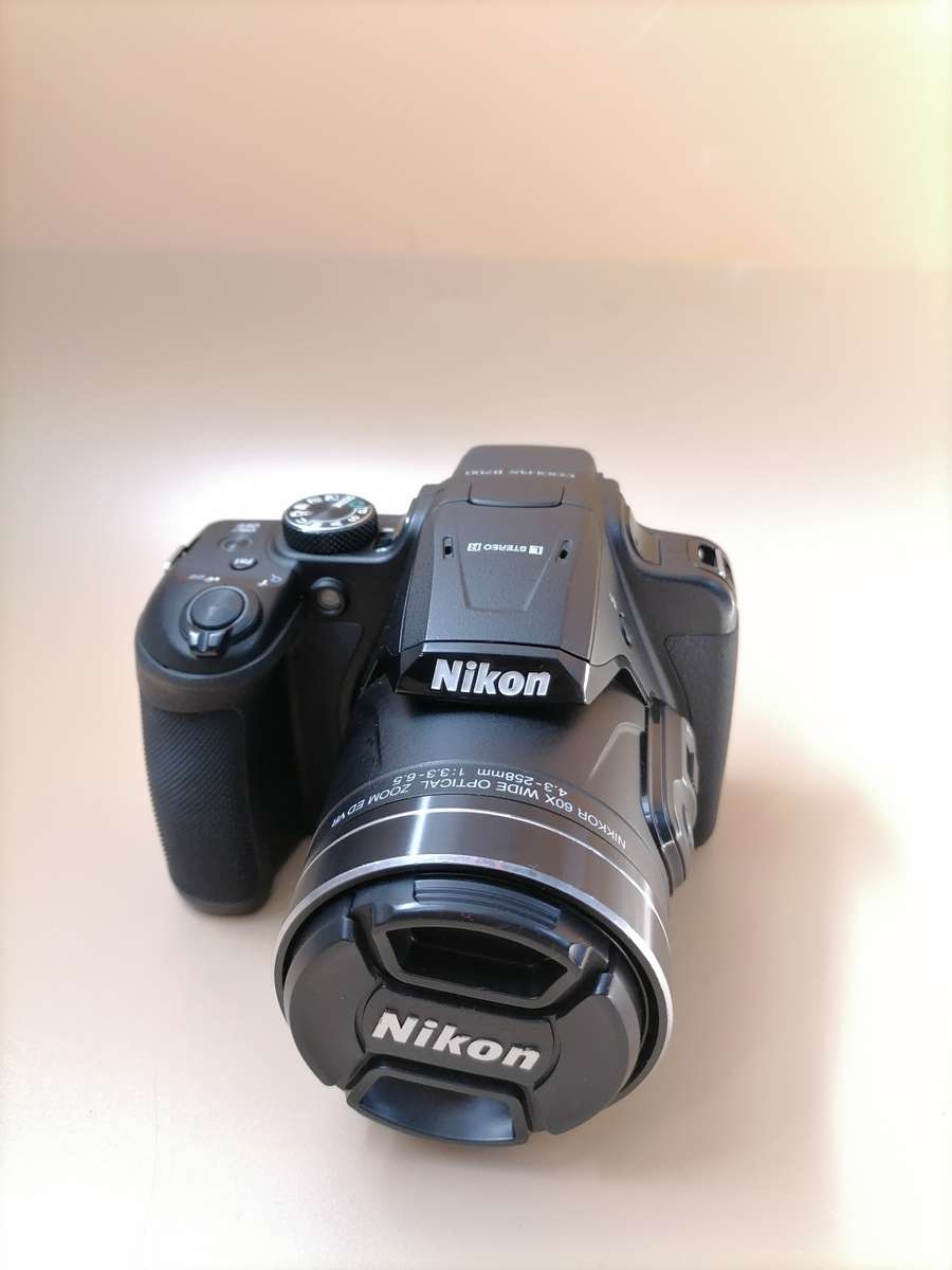 Nikon COOLPIX B700 20.1 MP CMOS Digital Camera  (60x Zoom Lens, 20.3 MP, WiFi and 4K UHD)