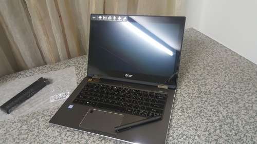 *BRAND NEW BOXED* ACER SPIN 5 i7 8th GEN- 2 IN 1 TOUCHSCREEN WITH STYLUS- 8GB DDR4 RAM- 256GB SSD