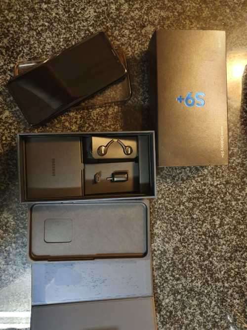 **LIKE NEW** Samsung Galaxy S9+ 128gb, Midnight Black (100% LOCAL STOCK) + Extras