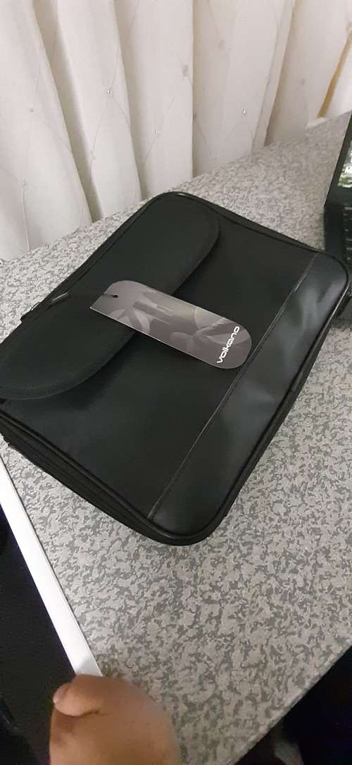 *BUSINESS CLASS* LENOVO T460s i5 6TH GEN* 8GB RAM* 256GB SSD* FREE VOLKANO BAG